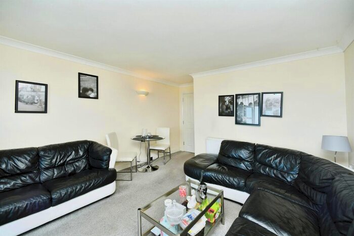 2 Bedroom Flat For Sale In Newlands Road, Rottingdean, Brighton, BN2