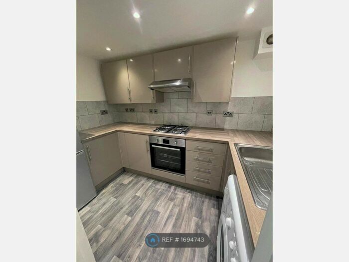 1 Bedroom Flat To Rent In West Cliff Road, Ramsgate, CT11