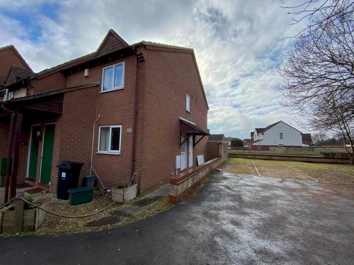 1 Bedroom Flat To Rent In Teal Close, Bradley Stoke, Bristol, BS32