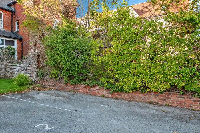 1 Bedroom Flat For Sale In Glendinning Avenue, Weymouth, DT4
