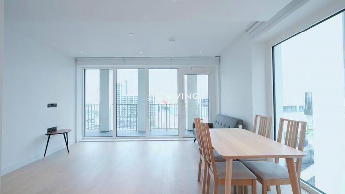2 Bedroom Flat To Rent In Belvedere Row, White City Living, London, W12