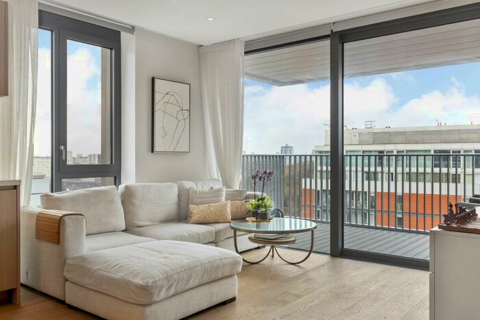 3 Bedroom Flat To Rent In Palmer Road, Prince Of Wales Drive, London, SW11