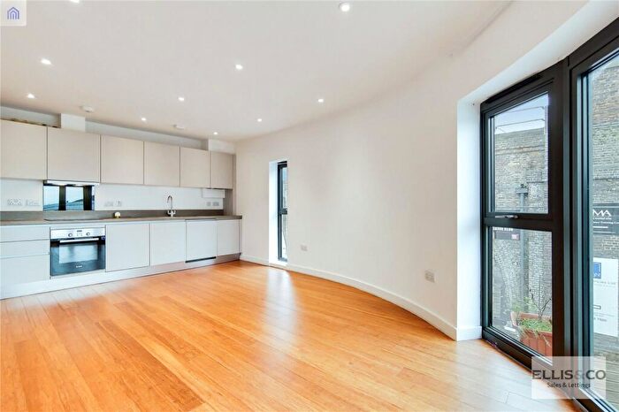2 Bedroom Apartment To Rent In Roxeth Green Avenue, Harrow, HA2