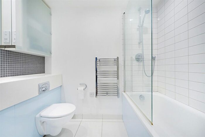 1 Bedroom Flat To Rent In New River Village, Hornsey, N8