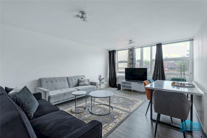 2 Bedroom Apartment To Rent In Christchurch Avenue, North Finchley, London, N12