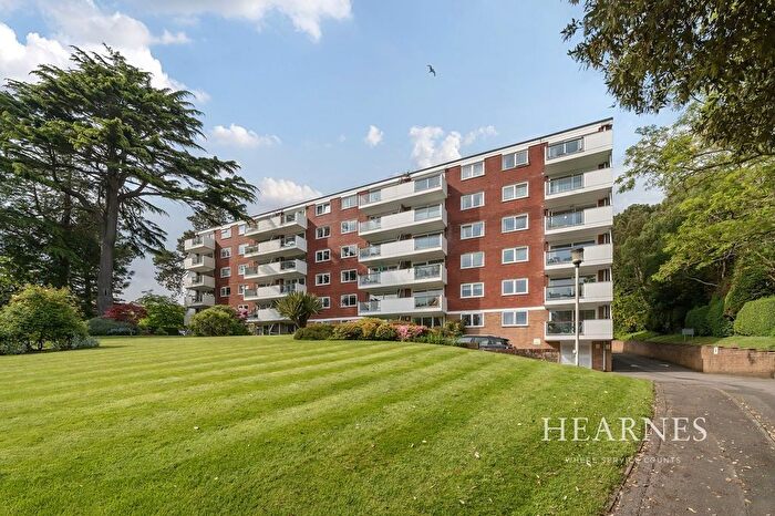 2 Bedroom Flat For Sale In Branksome Wood Road, Bournemouth, BH2
