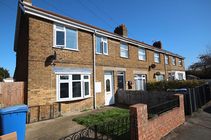 3 Bedroom End Of Terrace House To Rent In First Avenue, Sheerness, ME12