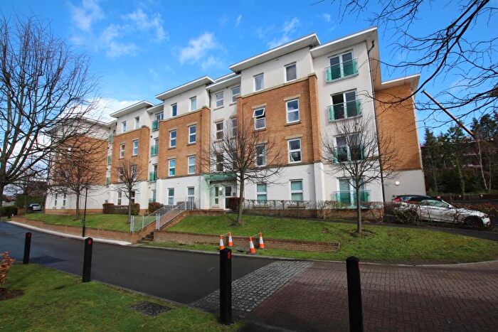 2 Bedroom Apartment For Sale In Highbury Drive, Leatherhead, KT22