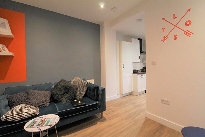 5 Bedroom Terraced House To Rent In Wilkinson Avenue, Beeston, NG9