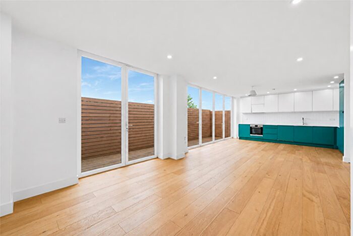 2 Bedroom Apartment To Rent In Osborn House, Osborn Terrace, Blackheath, Greenwich, SE3