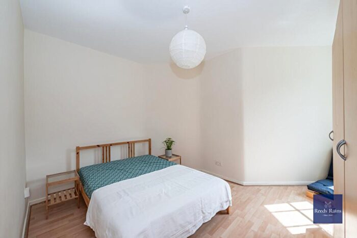 1 Bedroom Apartment To Rent In Lambeth Walk, London, SE11