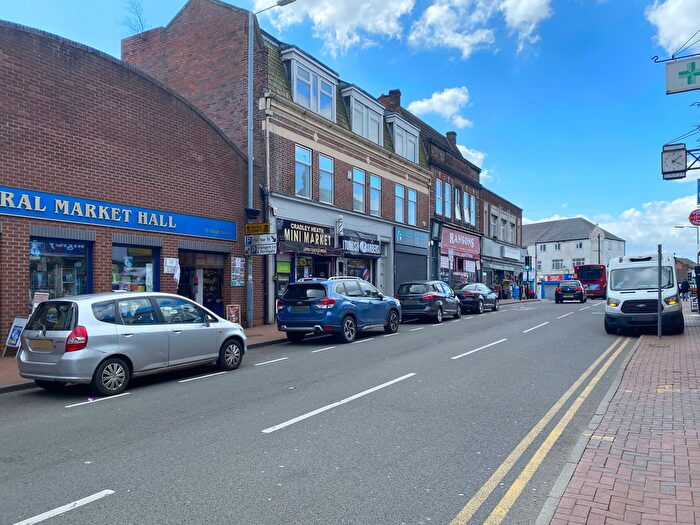 2 Bedroom Flat To Rent In High Street, Cradley Heath, B64