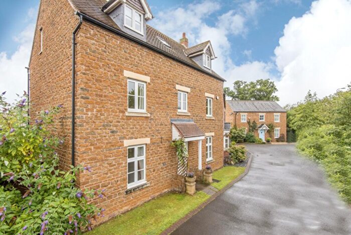 5 Bedroom Semi-Detached House To Rent In Ribston Close, Banbury, OX16