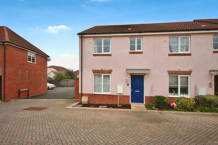 3 Bedroom End Of Terrace House To Rent In Kemps Field, Exeter, EX5