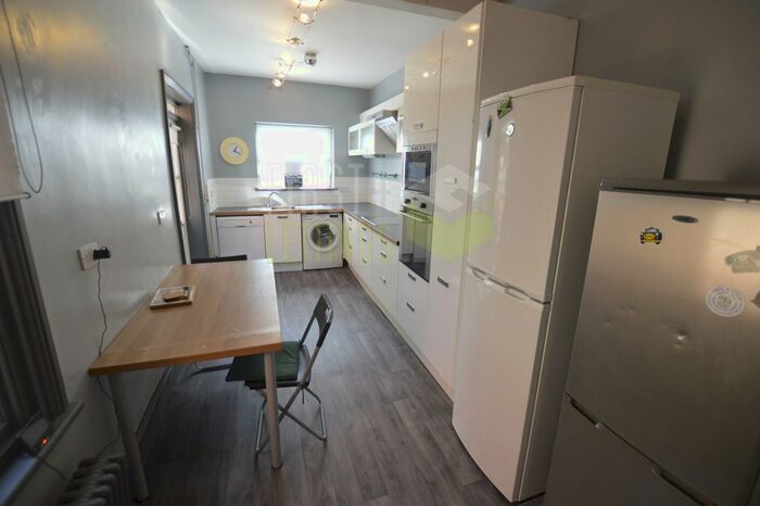 5 Bedroom Terraced House To Rent In Clarendon Park Road, Leicester, LE2