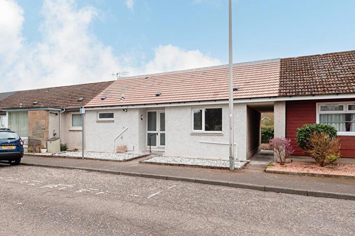 1 Bedroom Terraced House For Sale In Main Street, Springfield, KY15