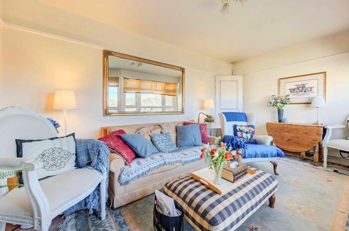 1 Bedroom Flat To Rent In Sulivan Court, Fulham Broadway, London, SW6