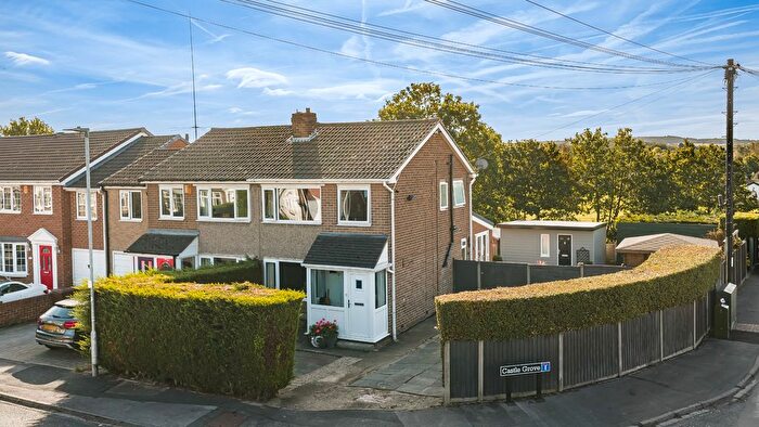 3 Bedroom Semi-Detached House For Sale In Castle Grove, Horbury, WF4