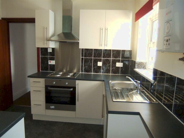 2 Bedroom Flat To Rent In Devonport Road, Plymouth, PL1