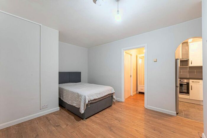 Studio To Rent In Belsize Grove, Belsize Park, London, NW3
