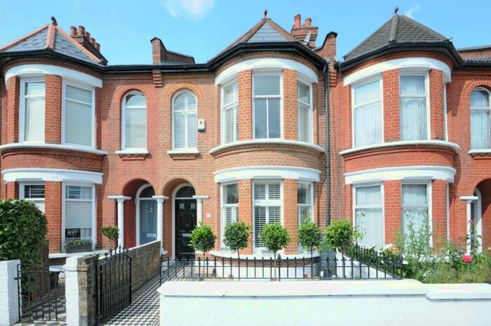 4 Bedroom Terraced House To Rent In Haverhill Road, Balham, SW12