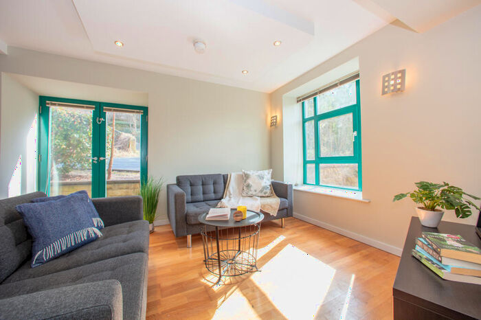 2 Bedroom Apartment To Rent In Hebble Brook Mill, Riverside Court, Halifax, Halifax, HX3