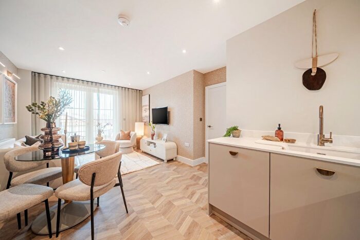 2 Bedroom Flat For Sale In Chandlers Place, High Street, Sevenoaks, Kent, TN13