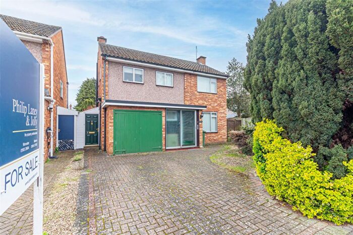 3 Bedroom Detached House For Sale In Riverview Close, Worcester, WR2