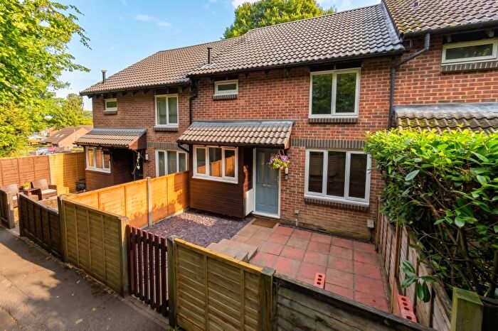 1 Bedroom Terraced House To Rent In Knaphill, Woking, Surrey, GU21