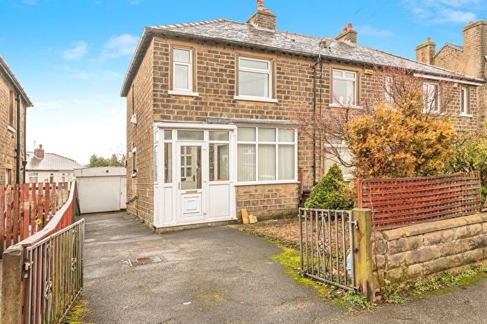 2 Bedroom End Terrace House For Sale In Broughton Road, Huddersfield, HD4
