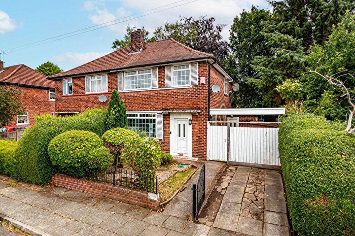 3 Bedroom Semi-Detached House For Sale In Cherry Tree Walk, Stretford, Manchester, M32