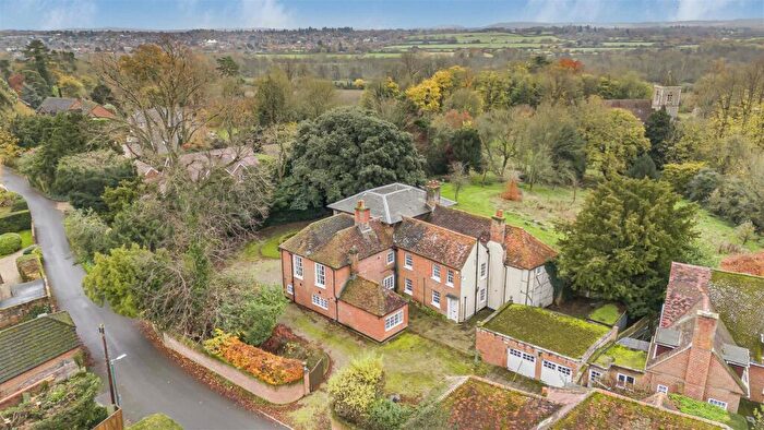 5 Bedroom Detached House For Sale In Speen Lane, Speen, Newbury, RG14