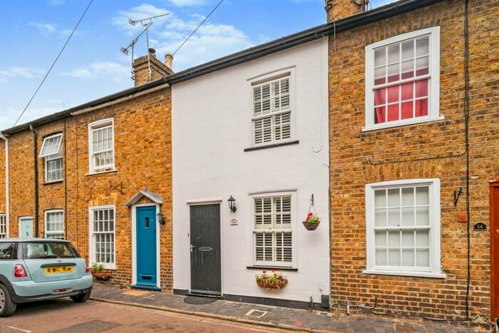 2 Bedroom Terraced House For Sale In Blacksmiths Lane, St.Albans, AL3
