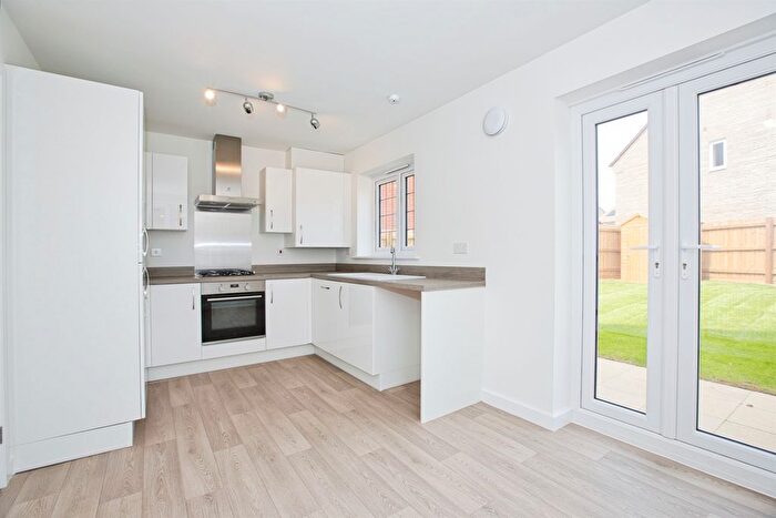 3 Bedroom Detached House For Sale In Maple Drive, Somerton, TA11