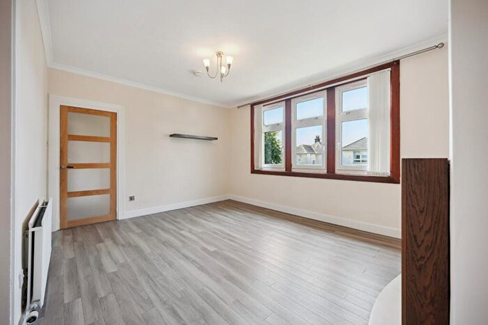 2 Bedroom Flat To Rent In Cedar Avenue, Mountblow, Clydebank, G81