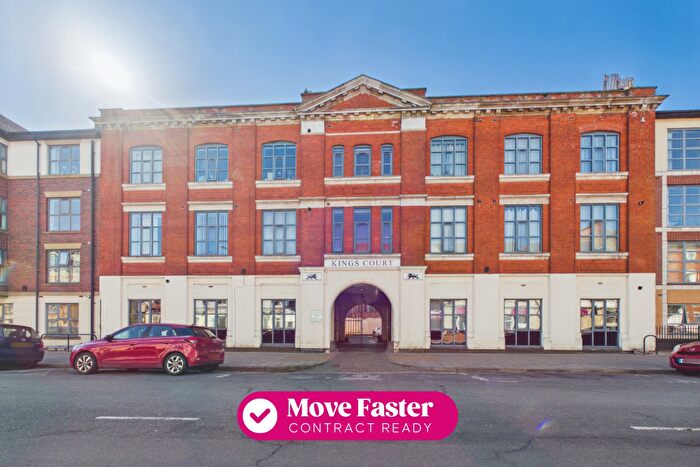 2 Bedroom Apartment For Sale In Kings Court, - Wright Street, Hull, HU2