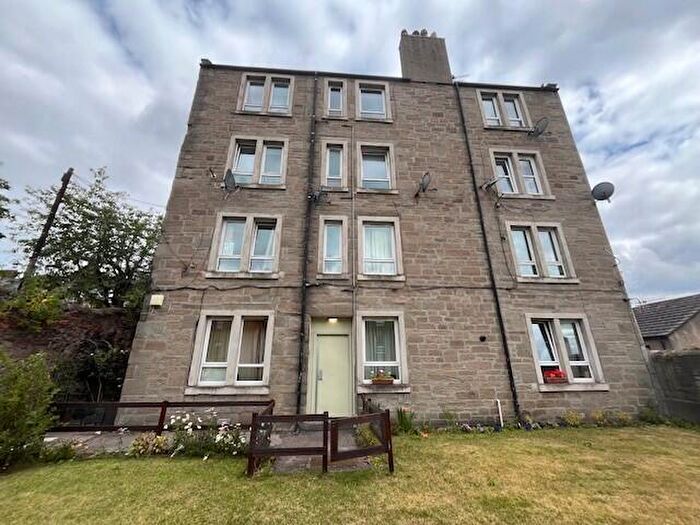 Flat To Rent In /, Hilltown, Dundee, - Bedsit, DD3