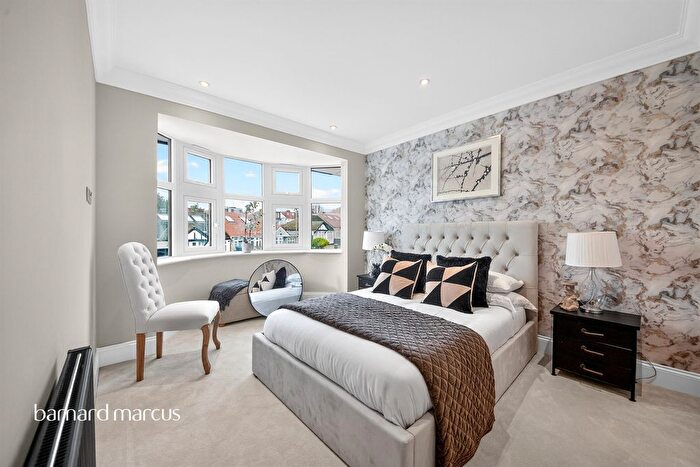 3 Bedroom Semi Detached House For Sale In Beresford Avenue, Whetstone, London, N20