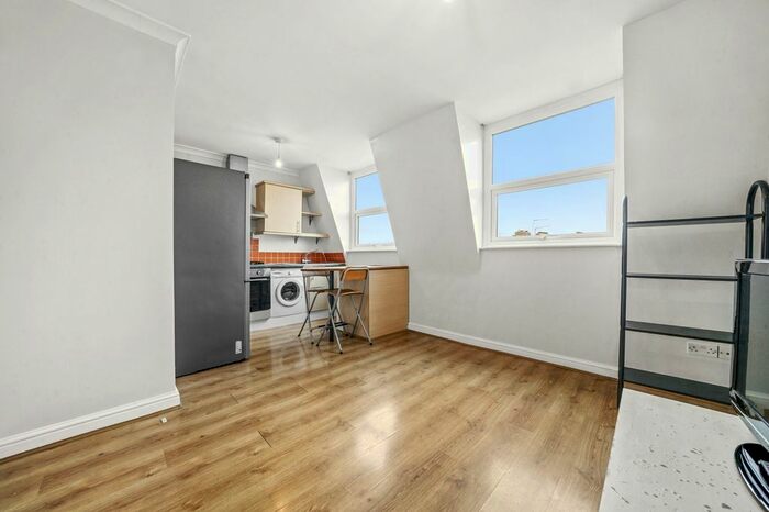 1 Bedroom Flat To Rent In Great Western Road, London, W9
