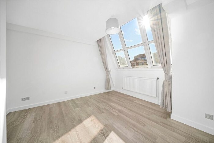 1 Bedroom Flat To Rent In Carthusian Street, Barbican, EC1M