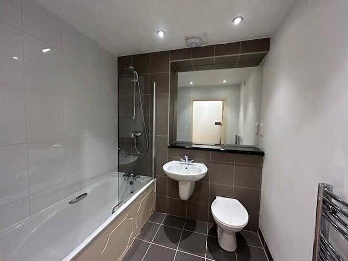 2 Bedroom Apartment To Rent In Plains Road, Nottingham, Nottinghamshire, NG3