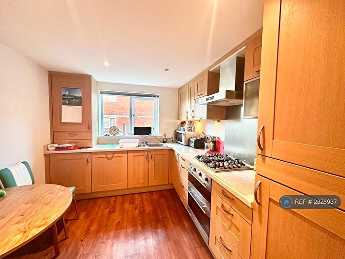2 Bedroom Flat To Rent In Garden Mews, Harrogate, HG2