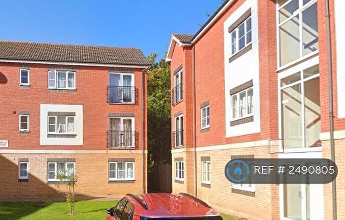 3 Bedroom Flat To Rent In Isabelle Court, Kettering, NN16