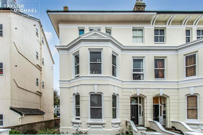 1 Bedroom Flat To Rent In St Aubyns, Hove, BN3