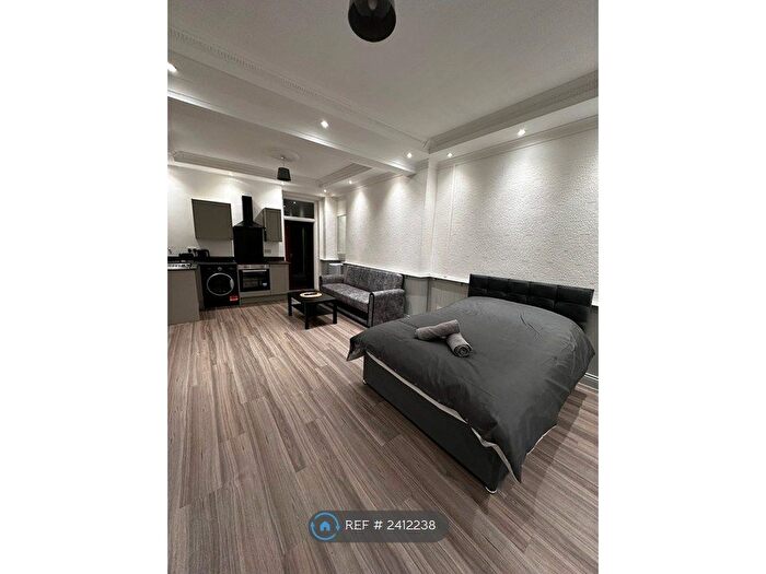 Studio To Rent In Habershon Street, Cardiff, CF24