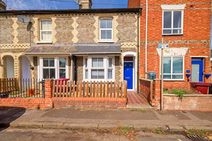 2 Bedroom Terraced House For Sale In Short Street, Caversham, RG4