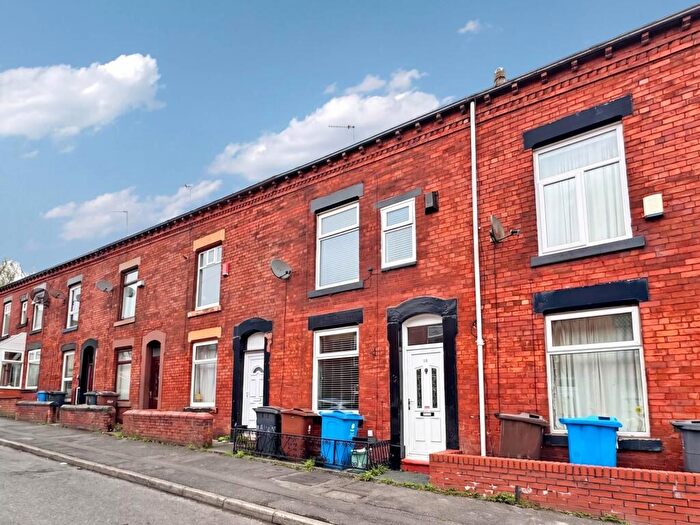 3 Bedroom Terraced House For Sale In Briscoe Street, Oldham, OL1