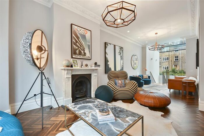 4 Bedroom Terraced House To Rent In Aynhoe Road, Brook Green, W14