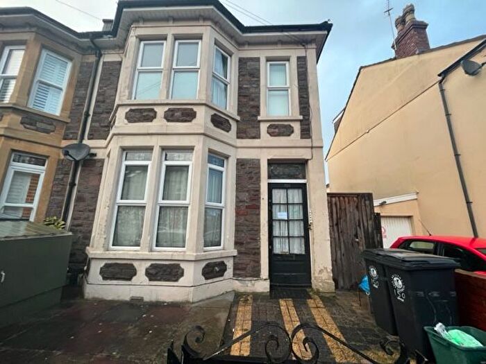 Studio To Rent In Brynland Ave, Bristol, BS7