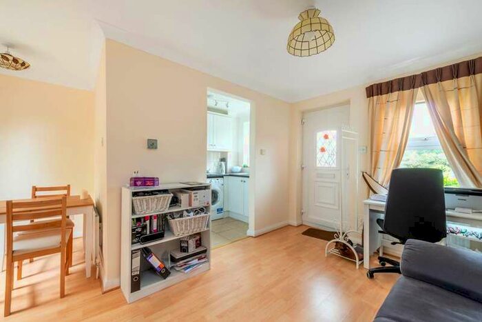 1 Bedroom End Of Terrace House To Rent In Locksmeade Road, Ham, TW10